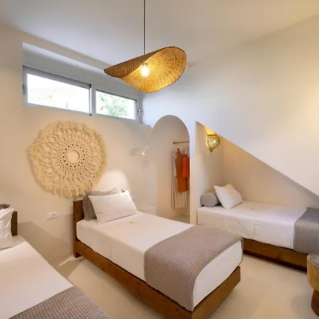 Lyra Petra Villa *