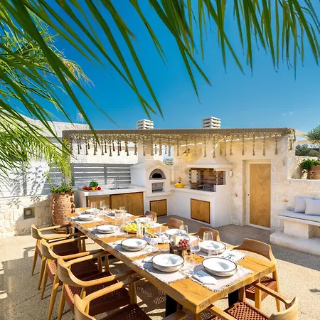Lyra Petra Villa